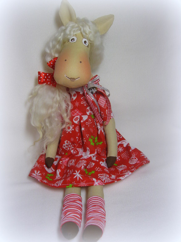 Новогодняя лошадка =) Кому??