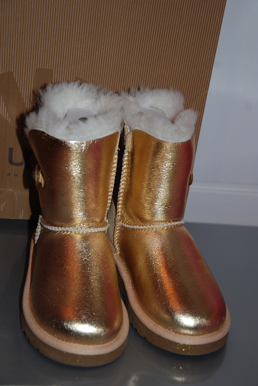 UGG. 10 usa (26 размер)