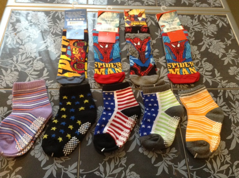 Пижамы Смурфеты,носки антискользящие,ТАЧКИ,колготы,Человек паук,трусы в наличии