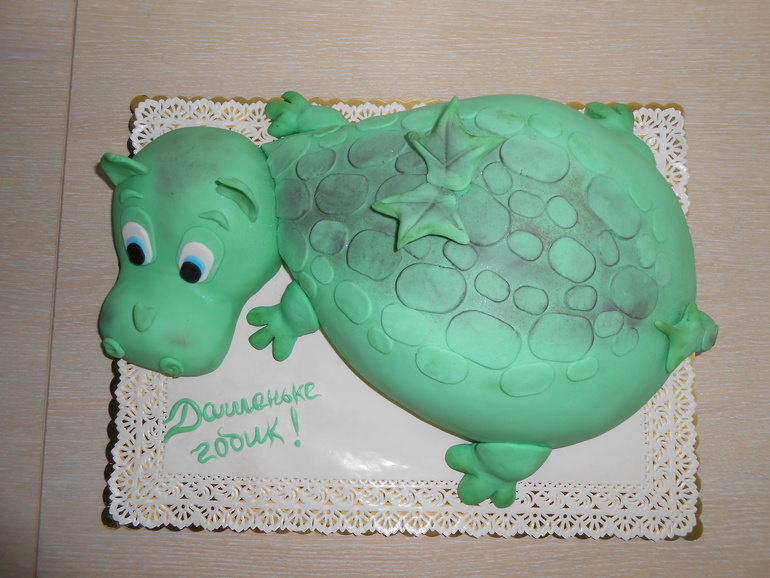 Внучке Дашеньке годик.