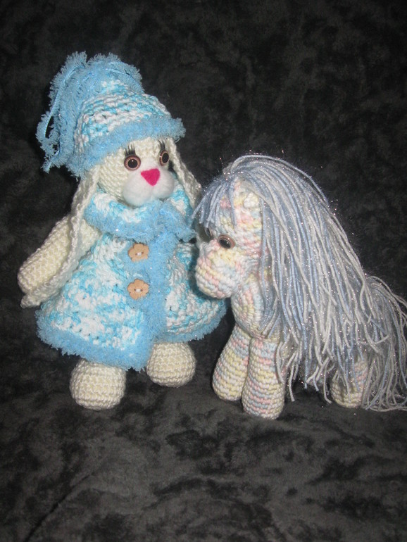 Снегурочка и символ наступающего года)))