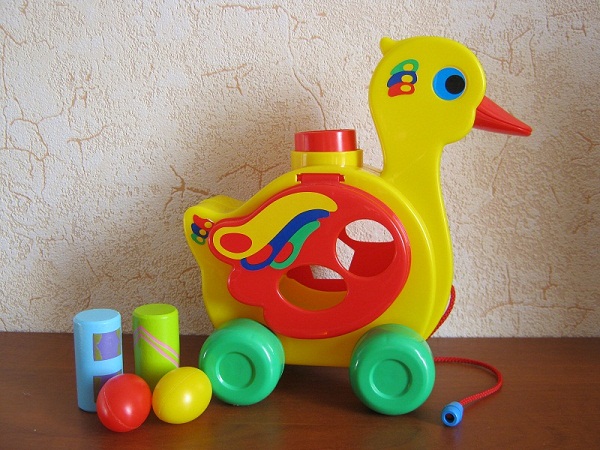 Популярные игры и игрушки в 1 год и 3 месяца