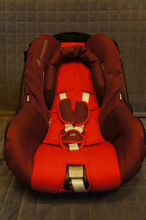 Продаю автокресло Maxi-Cosi Citi SPS (3 700 р.) + горка для ванной в подарок