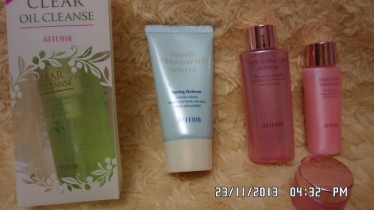 А у нас сегодня праздник - подарочки из Японии