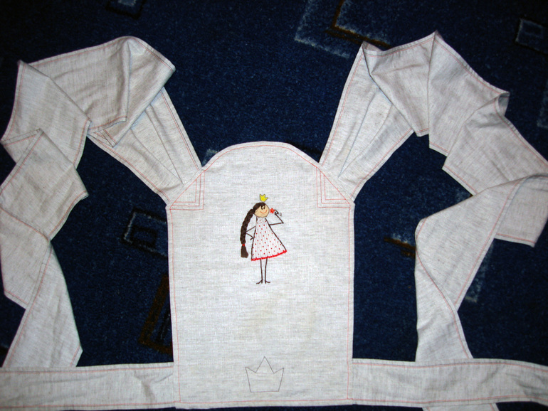 Май слинг для маленькой принцессы.