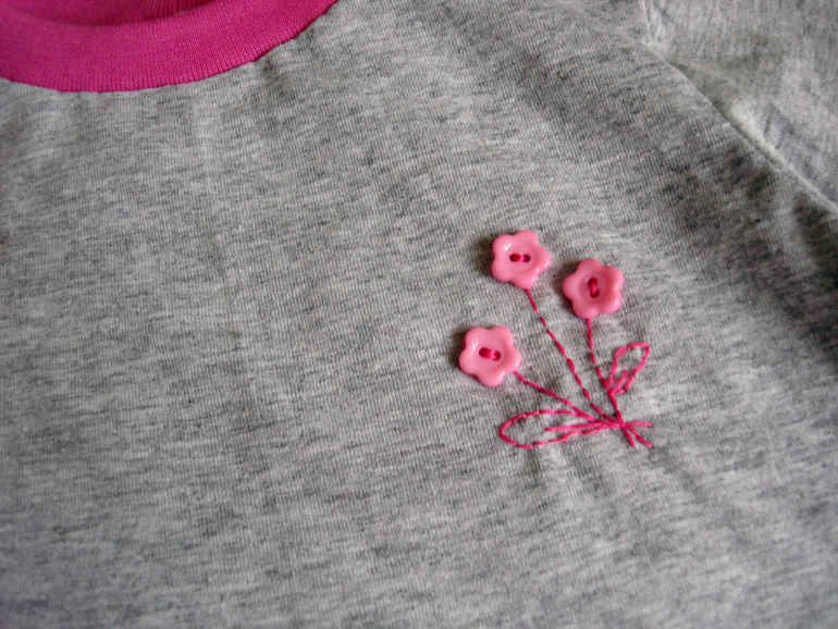 Первое платьеце, костюмчик и пара кофтеек для дочурки.