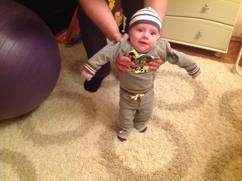 Завтра нам 4 месяца