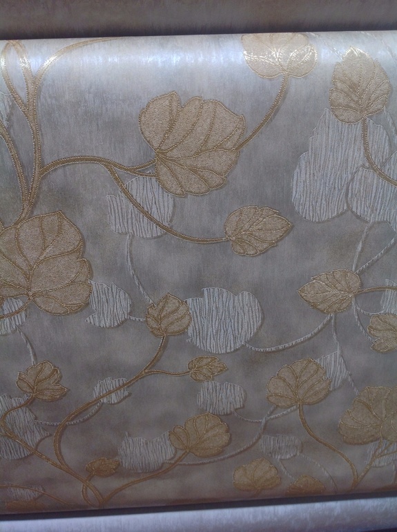 Заказали обои в гостиную....