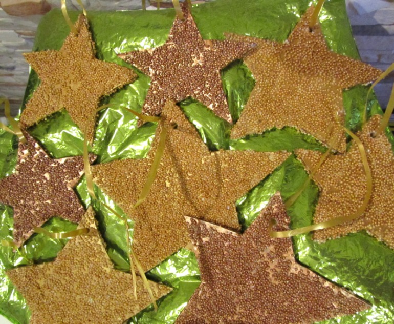 На Новогоднюю ёлку)))