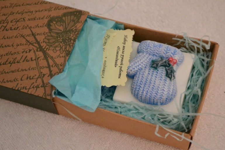 Новогоднего чуток.