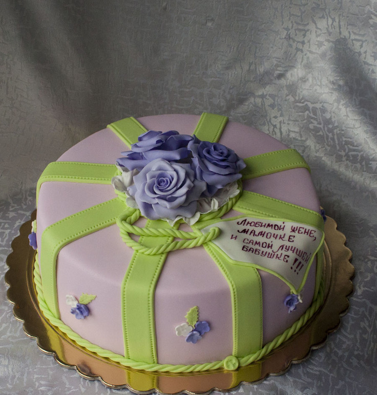 Подарки и свекровям делают. И тоже от всей души.