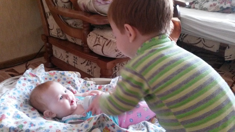 Флешмоб "Детки-погодки"