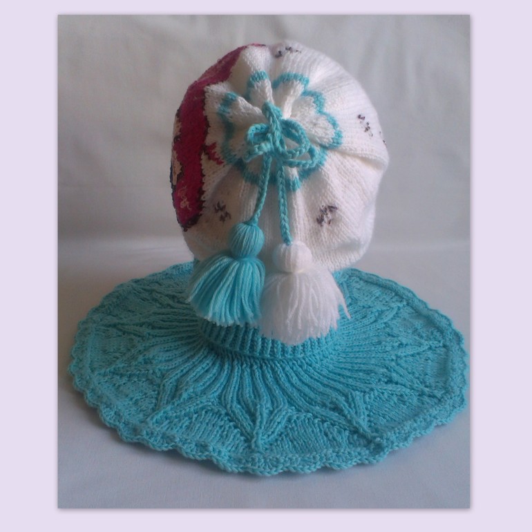 Шапочка "Винкс. Текна" и манишка для девочки на зиму.