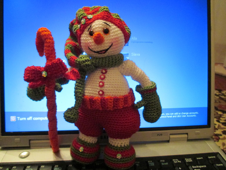 Снеговик Гномус и табунчик.