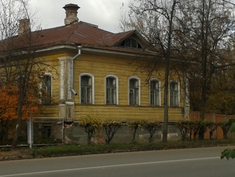 Осенняя прогулка по уездному городу