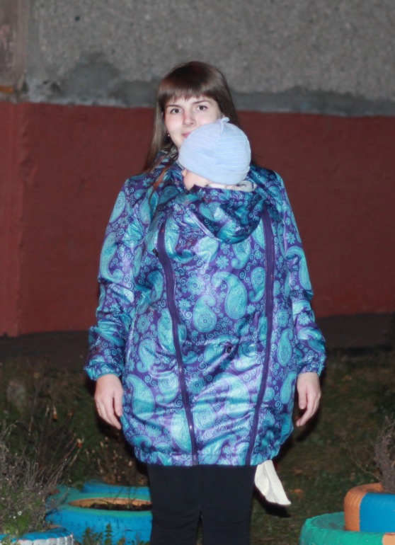 Годовасик под слингокурткой