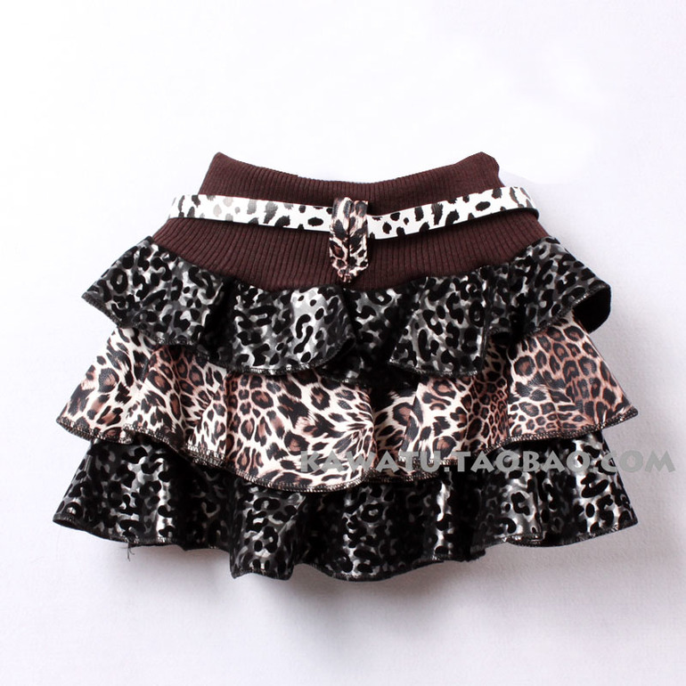 Комплекты и костюмы в наличии новые.