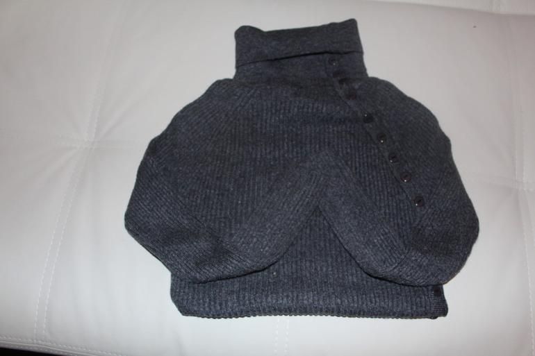 Свитер для меня и водолазка T.HILFIGER для мужа -СПАСИБО))))