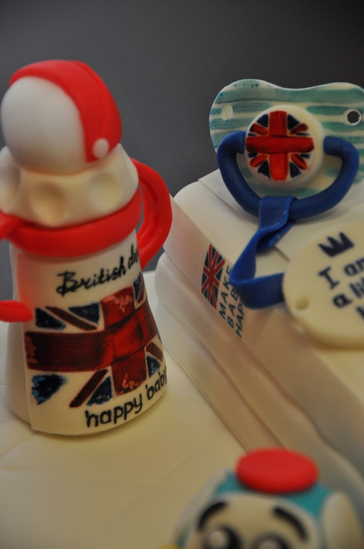 Тортик для одной компании,занимающейся производством детских товаров. Просили,чтоб декор максимально