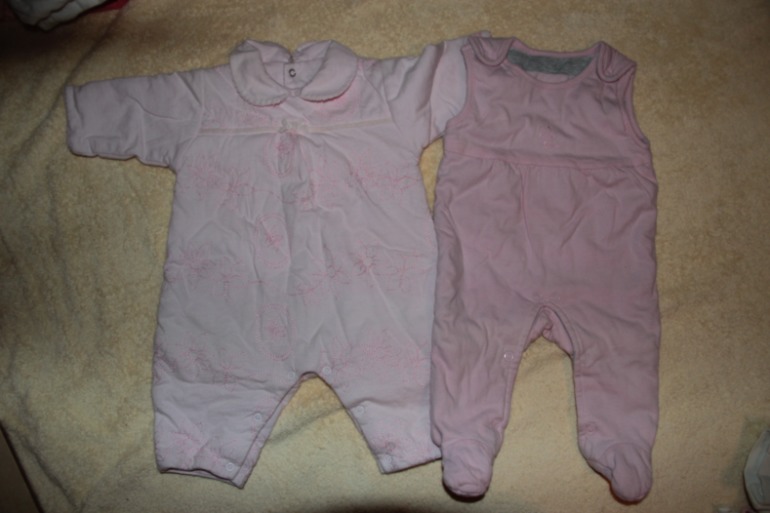 очень много фирменной одежды для девочки