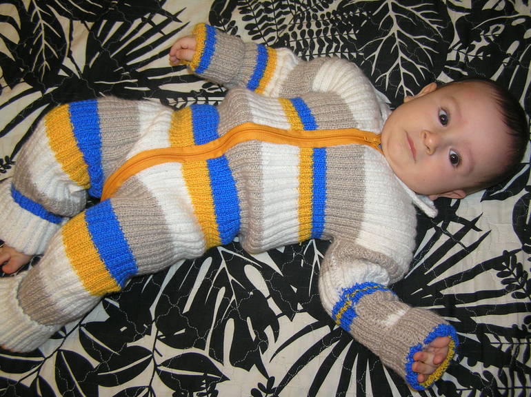 Комбенизон для сына) Довязала наконец то!!!