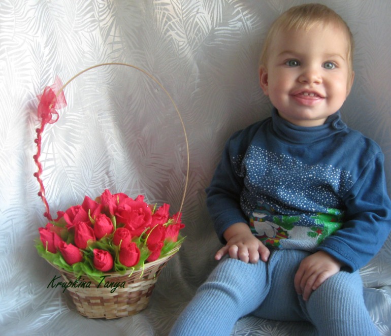 Две корзинки - большая и  маленькая)