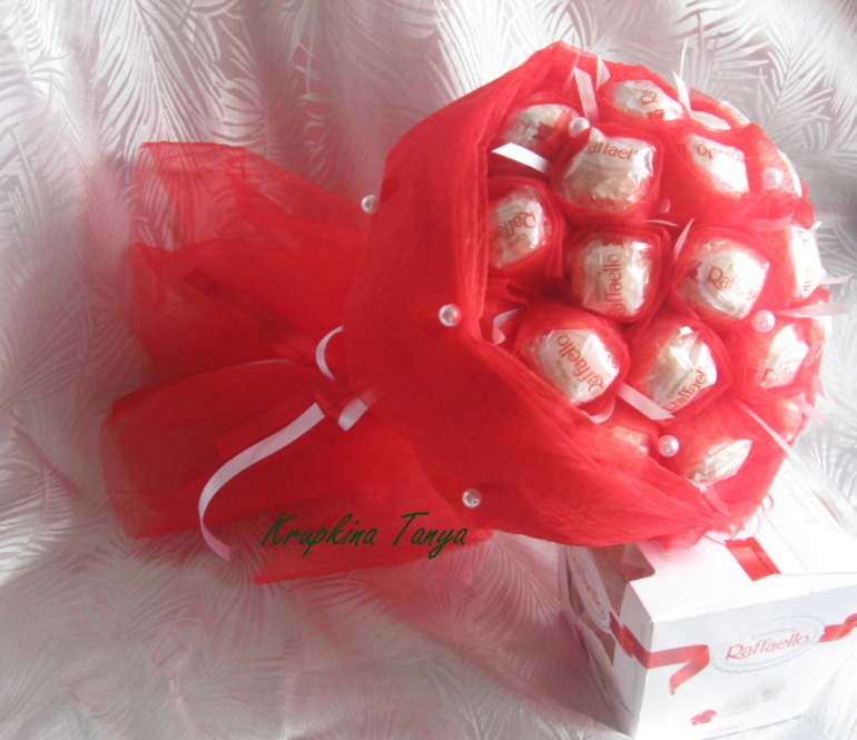 Золотой блеск Ferrero Rocher и другое...