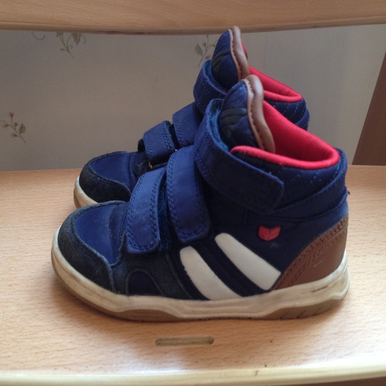 Ботинки р. 5 и высокие кеды разм. 6 NEXT б/у в отличном сост. по 500 руб.