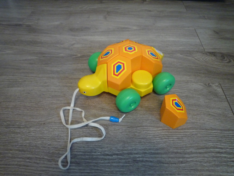 Наши игрушки от 8 месяцев и до года восьми месяцев