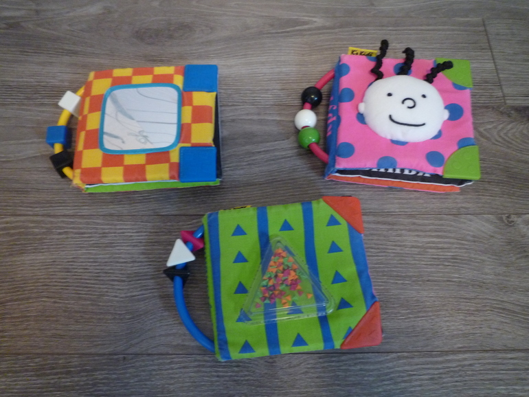 Наши игрушки от 8 месяцев и до года восьми месяцев