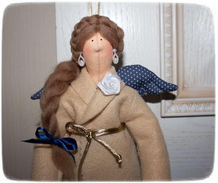 Хранительница ватных палочек для подруги.