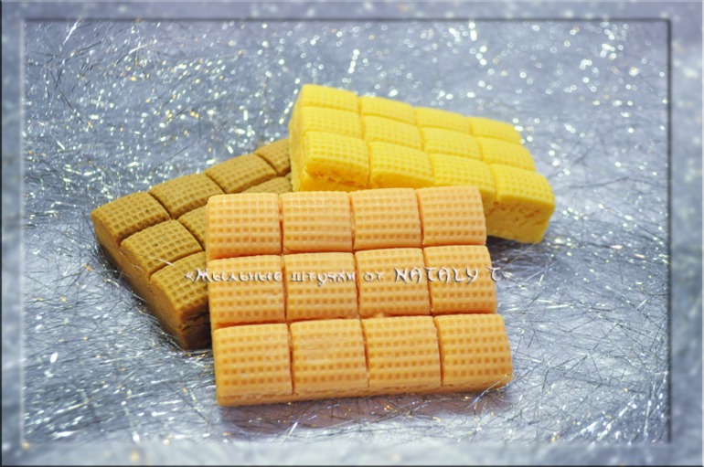 Новый год к нам мчится...))