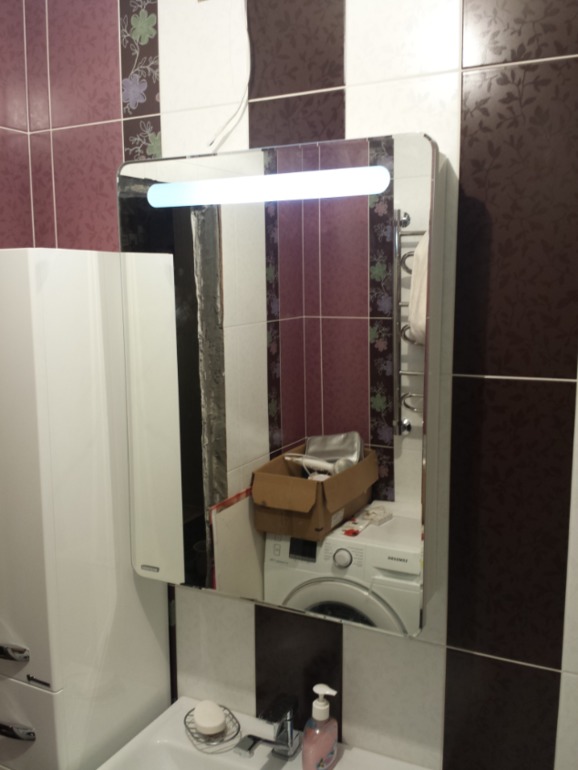 Продам НОВЫЙ зеркальный шкаф Америна 60