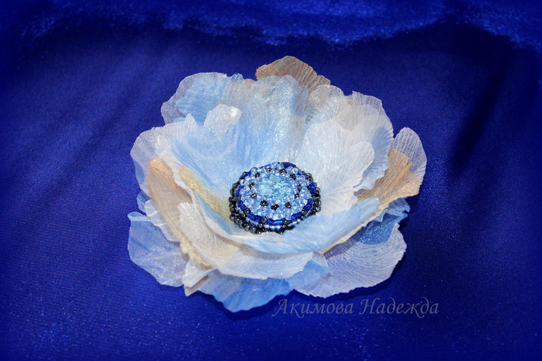 Воздушный осенний цветок