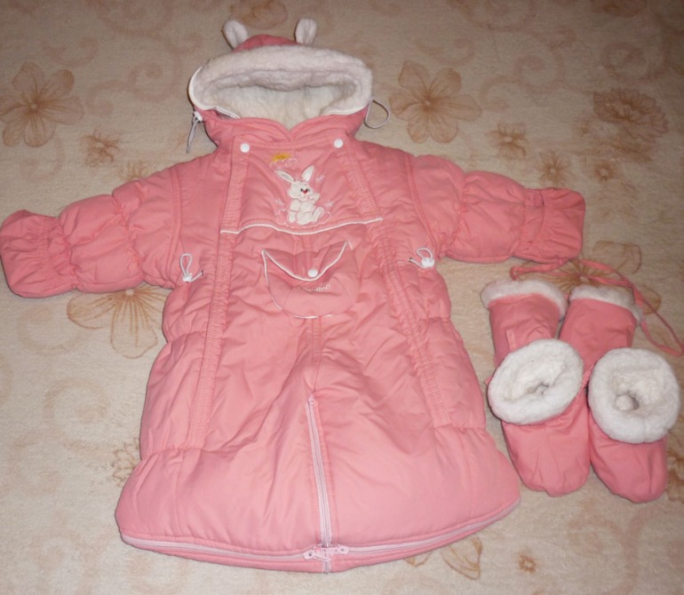 Продам зимний комбинезон-трансформер на овчине в хорошем состоянии