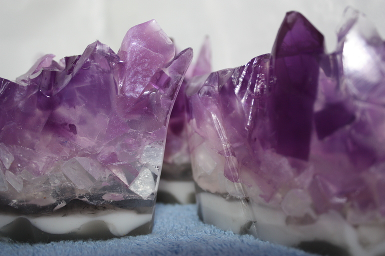 Аметист. Мыльный камень