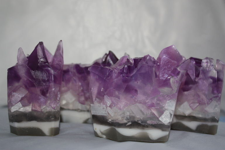 Аметист. Мыльный камень