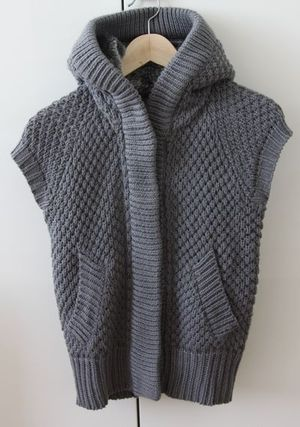 Женская одежда 40-44 р-р, есть новое. Москва, почта