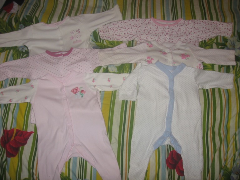 Детская одежда унисекс и на девочку НОВАЯ и б/у с рождения и пока до года.