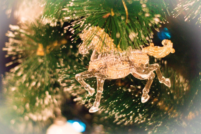 Мы тоже нарядили елочку