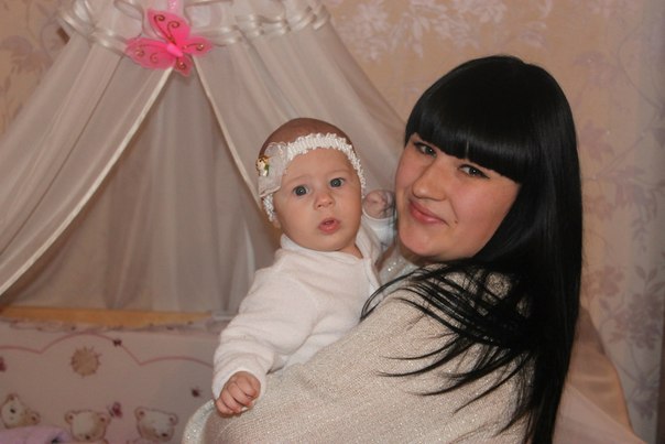 Ну чья же,чья же доча???Между родственниками идет батл))