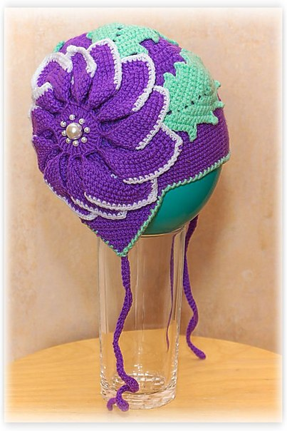 Продаю готовые вязаные шапочки.