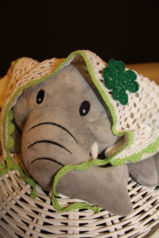 Летняя косыночка - не по сезону, но все же...