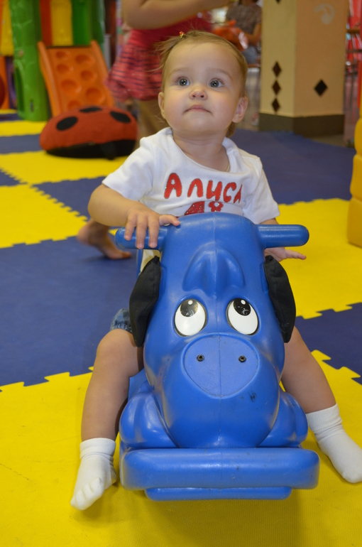 Алисику годик 12.08.2013