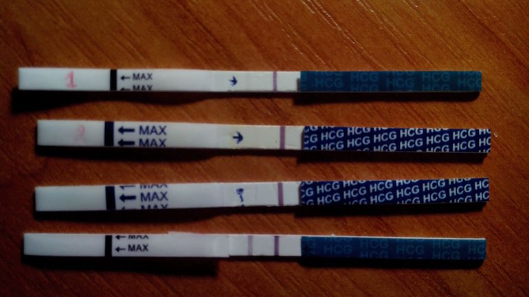 Тест показал беременность на 10 день задержки. Тест на беременность до задержки. 1 День задержки тест. Тест на беременность 2 дня задержки. Тесты после задержки.