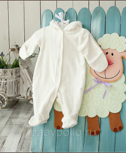 Велюровый комбинезон на подкладке с ушками.