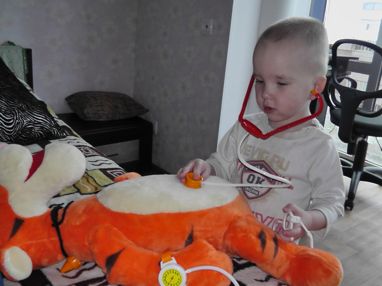 Олежке 2 и 1 добавила фото