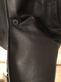 новая кожаное пальто на цигейке (очень тёплое)