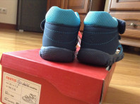 Продам детские сандалии Reima