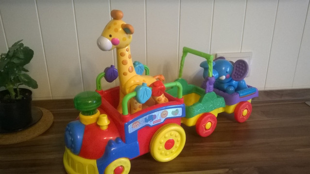Поезд Чух-Чух Fisher price